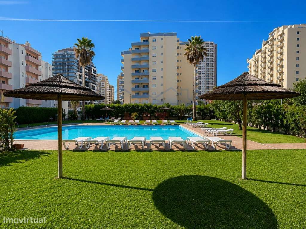 T2 com piscina e garagem na Praia da Rocha-0