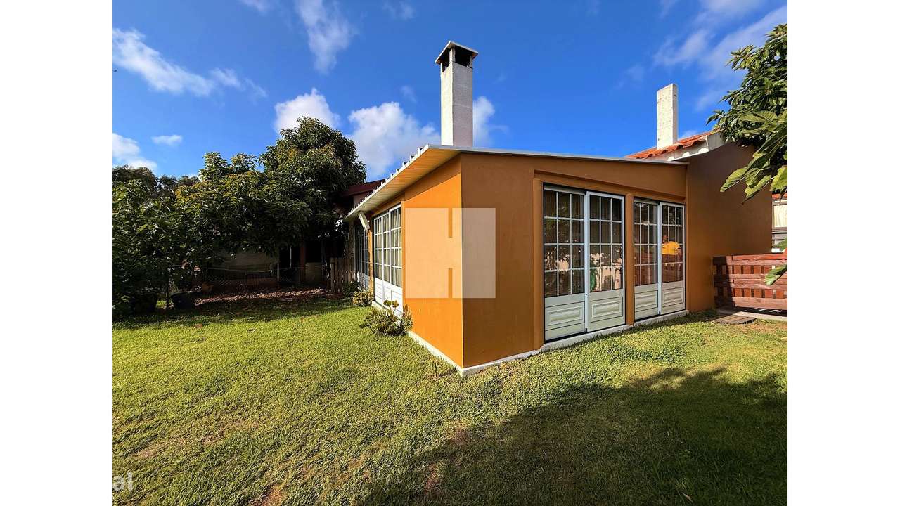 Moradia c/ Terreno e Jardim-10