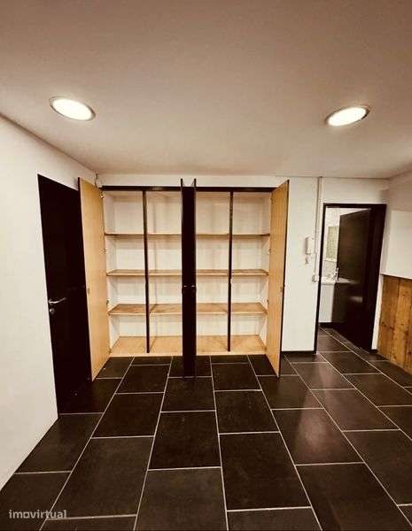 Alugo sala/escritório c/Wc - Grande imagem: 5/9