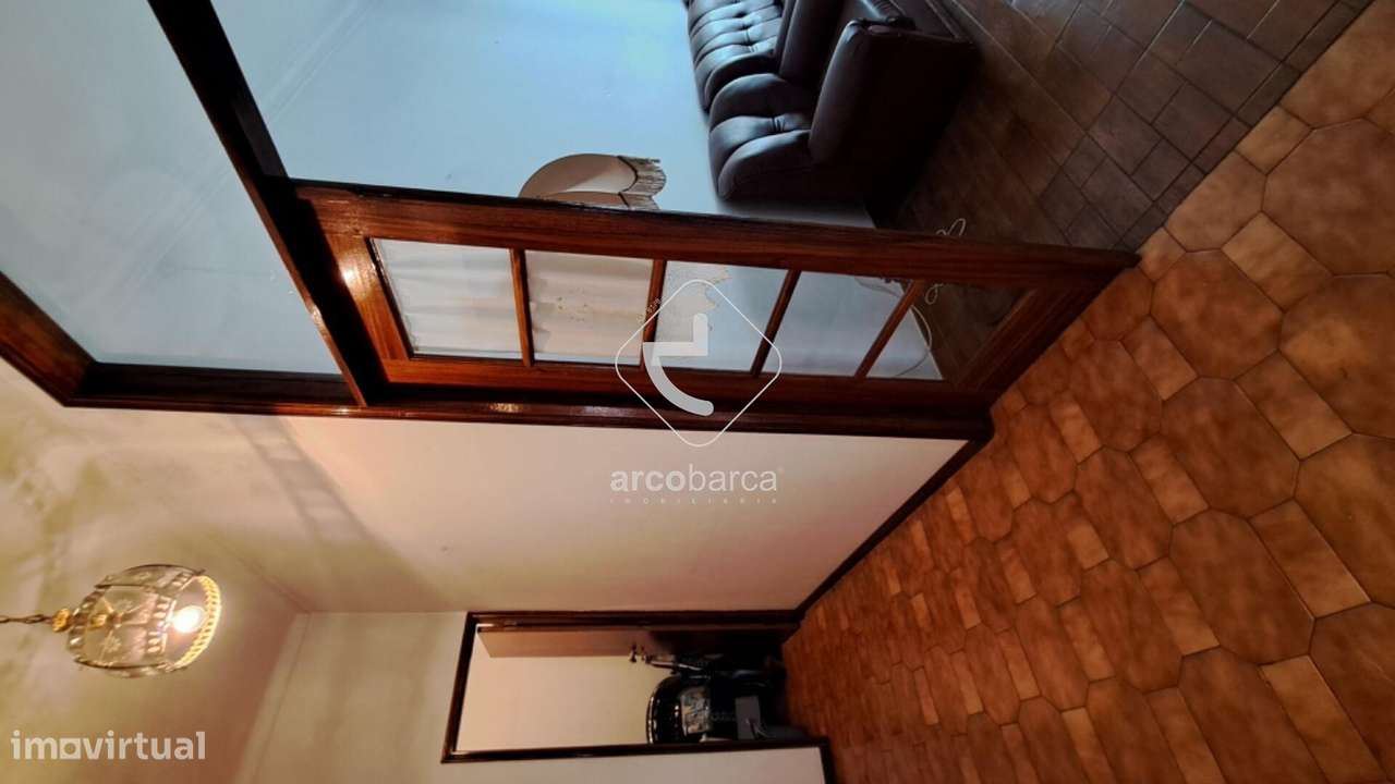 Apartamento com Terraço 40m2 de uso privado - T2+1-centro vila - Arcos-19