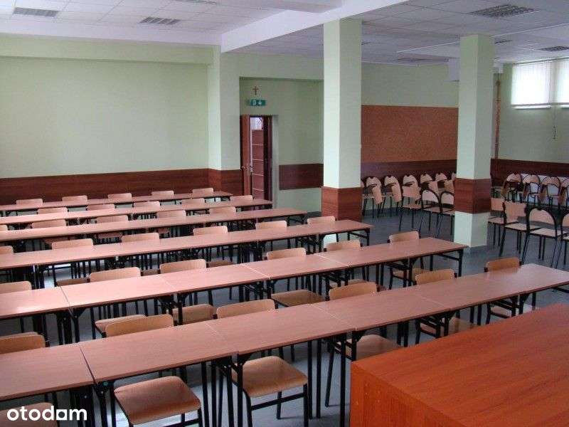 Nieruchomość z parkingiem w doskonałej lokalizacji-8