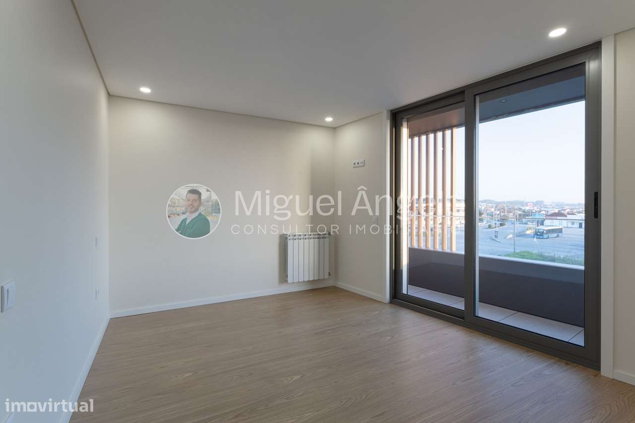 T3 Penthouse com terraços e três frentes no coração de Espinho-23