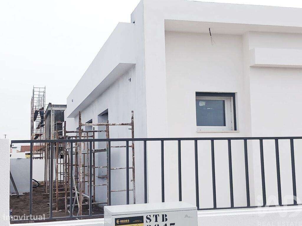Casa / Villa T3 em Azeitão (São Lourenço e São Simão) de 150,00 m2 - Grande imagem: 4/28
