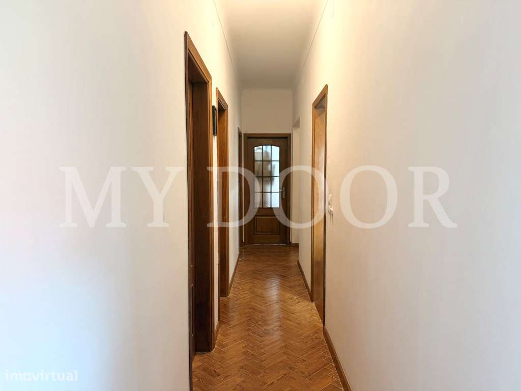 Apartamento T4 Recuperado no Coração de Moscavide-12