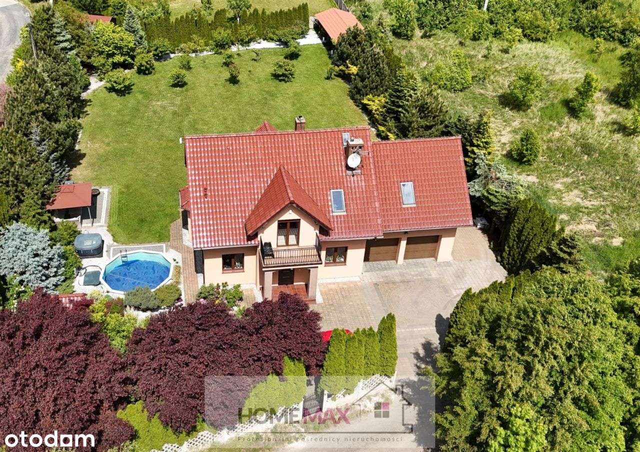 Wolnostojący dom z piękną 20 ar. działką,Grzybiany-1