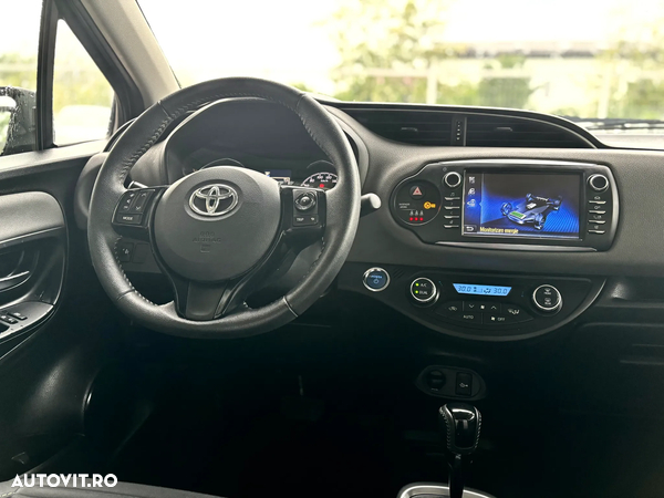Toyota Yaris 1.5 VVT-i HSD Active - 12