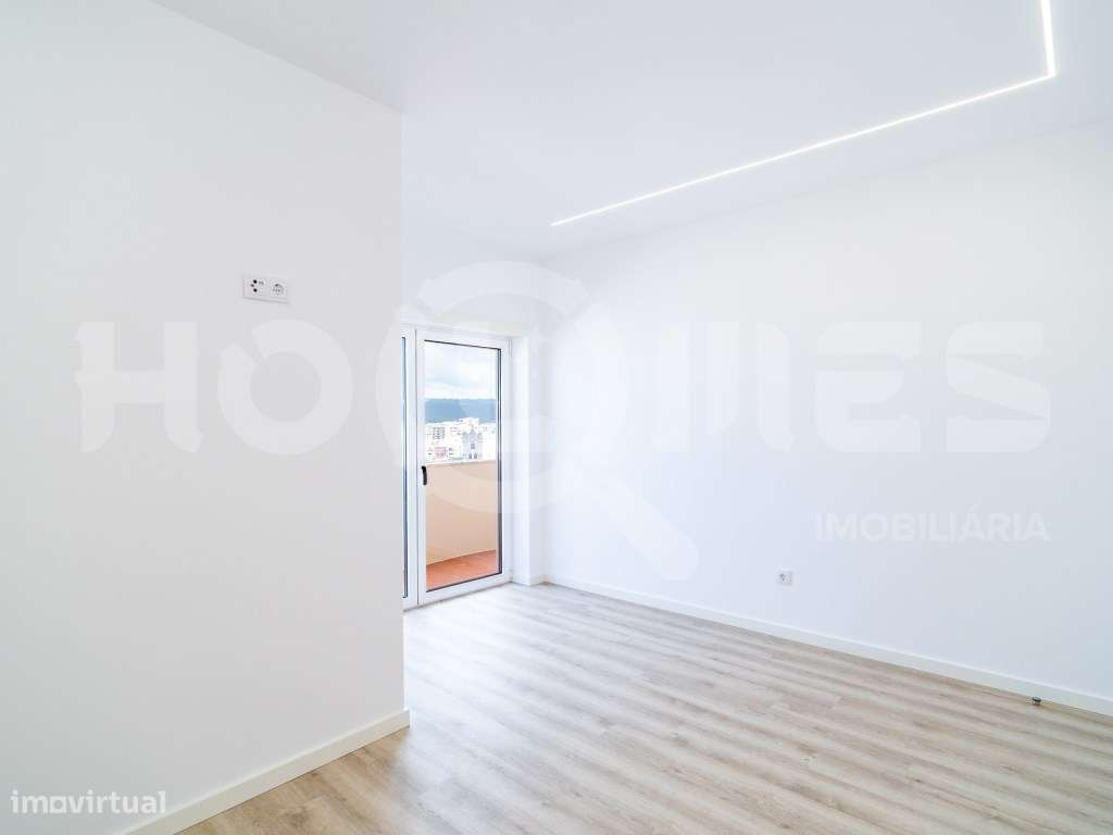 T2 de Luxo no Último Andar | Vista Mar, Serra e Cidade | Centro da ...-35