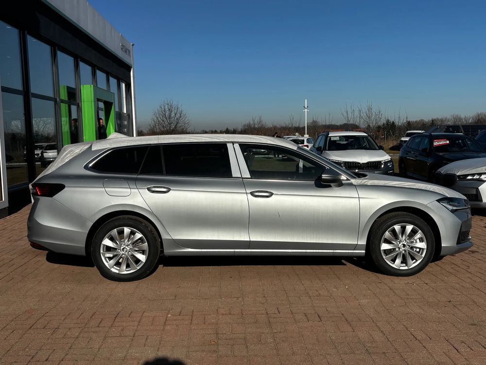 SKODA SUPERB Škoda Superb Combi Edition 130 2,0 TDI 193 KM 7-biegowa DSG 4x4