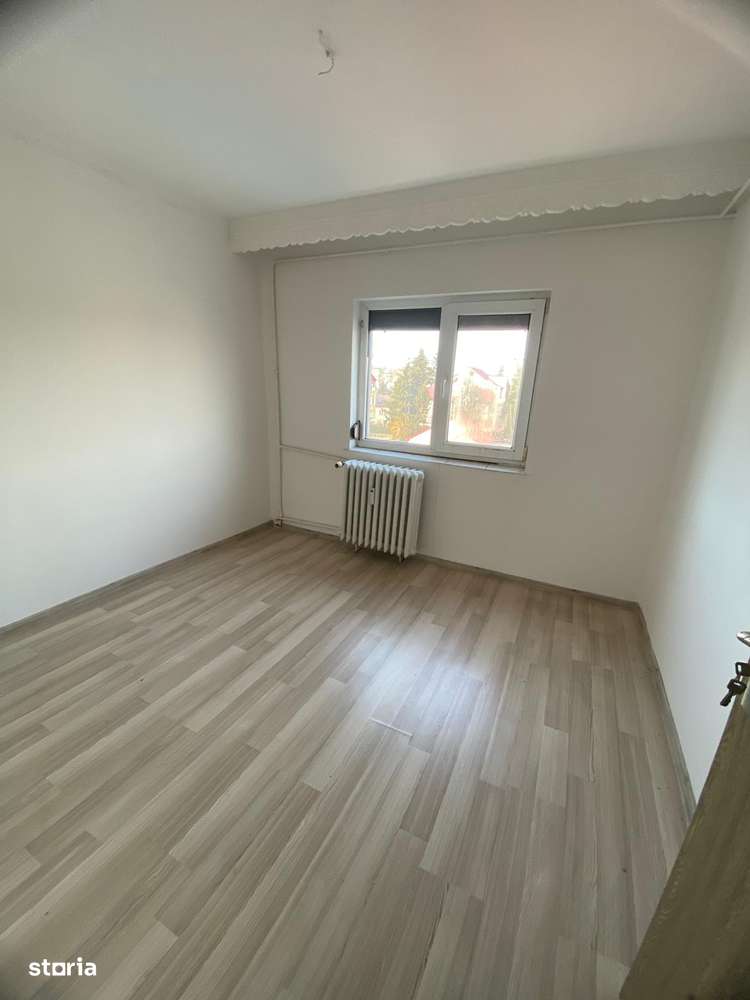 OFERTA 3 camere semidecomandate renovat, izolat in zona Centrala-5