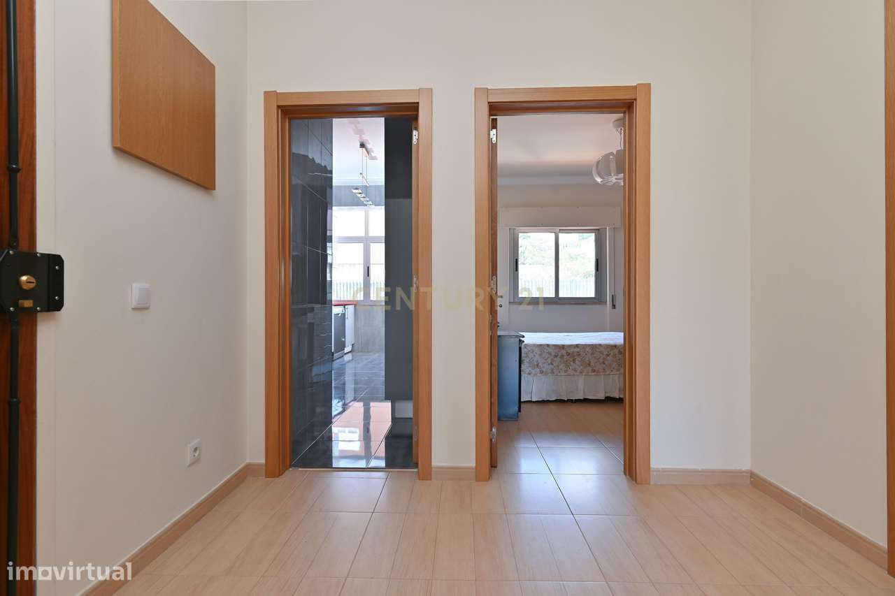 Apartamento T2 para venda em Mem Martins-8