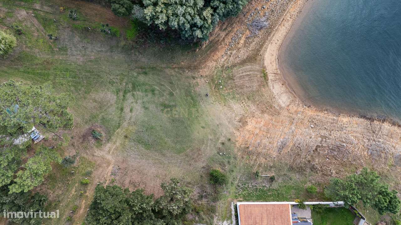 Terreno fantástico na Barragem de Castelo de Bode-9