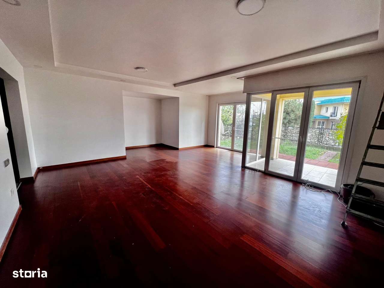 Apartament cu 3 camere de inchiriat la parter - Imagine principală: 3/8