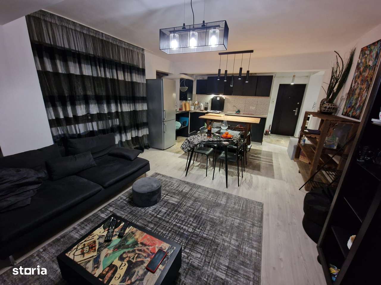 Trei camere cu curte in proprietate. - Imagine principală: 2/10