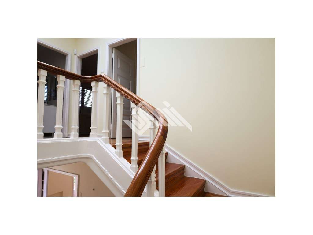 Moradia T5 c/Jardim Campo Alegre-9