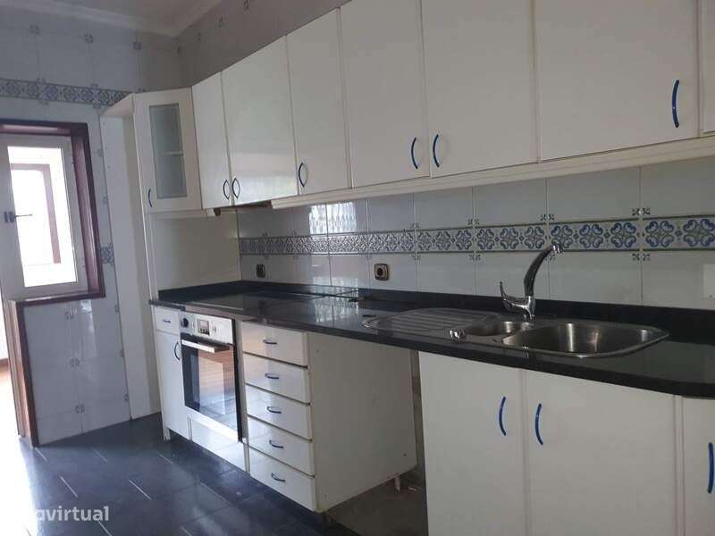 Apartamento T2 com 111 m2 no Porto-11