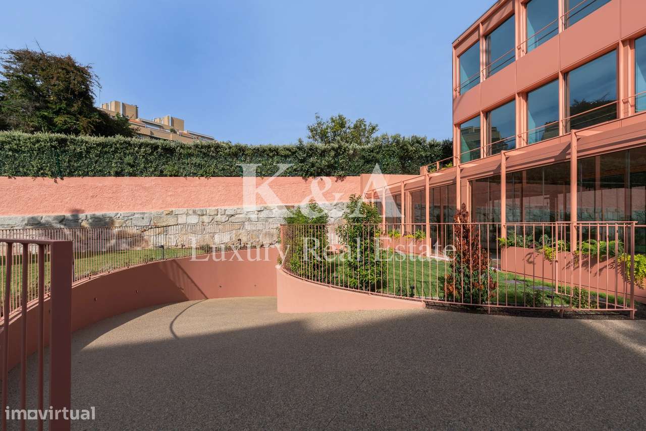 Apartamento T4+1 com terraço na Foz-1