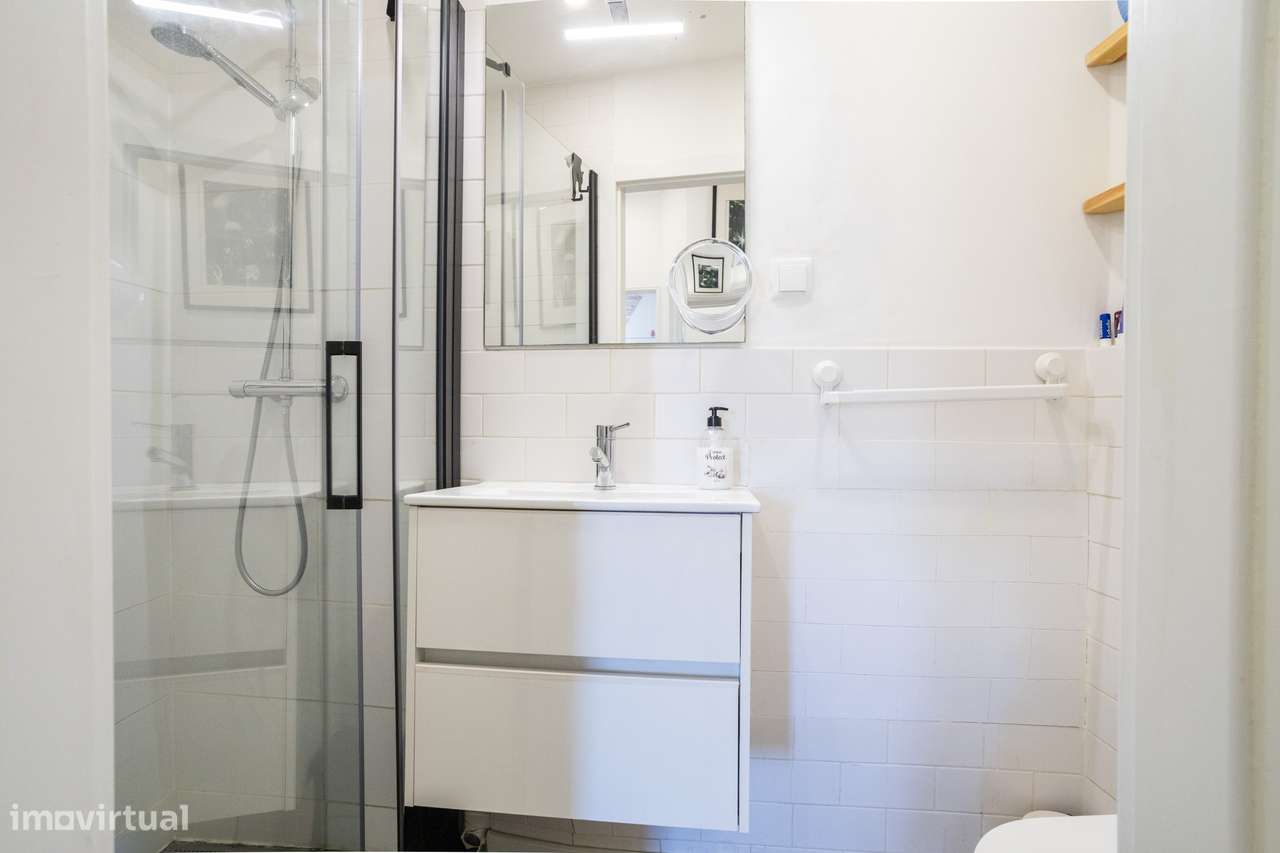 Apartamento Familiar totalmente Remodelado no Coração de Lisboa com Vi-16