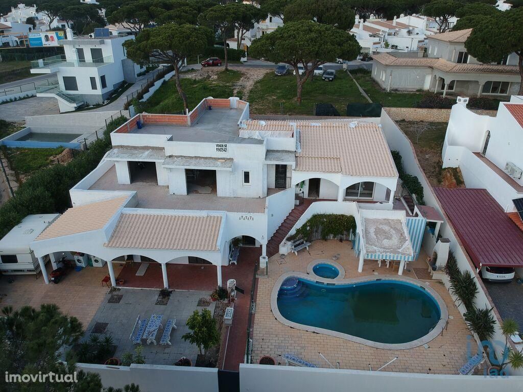 Casa / Villa T4 em Faro de 304,00 m2