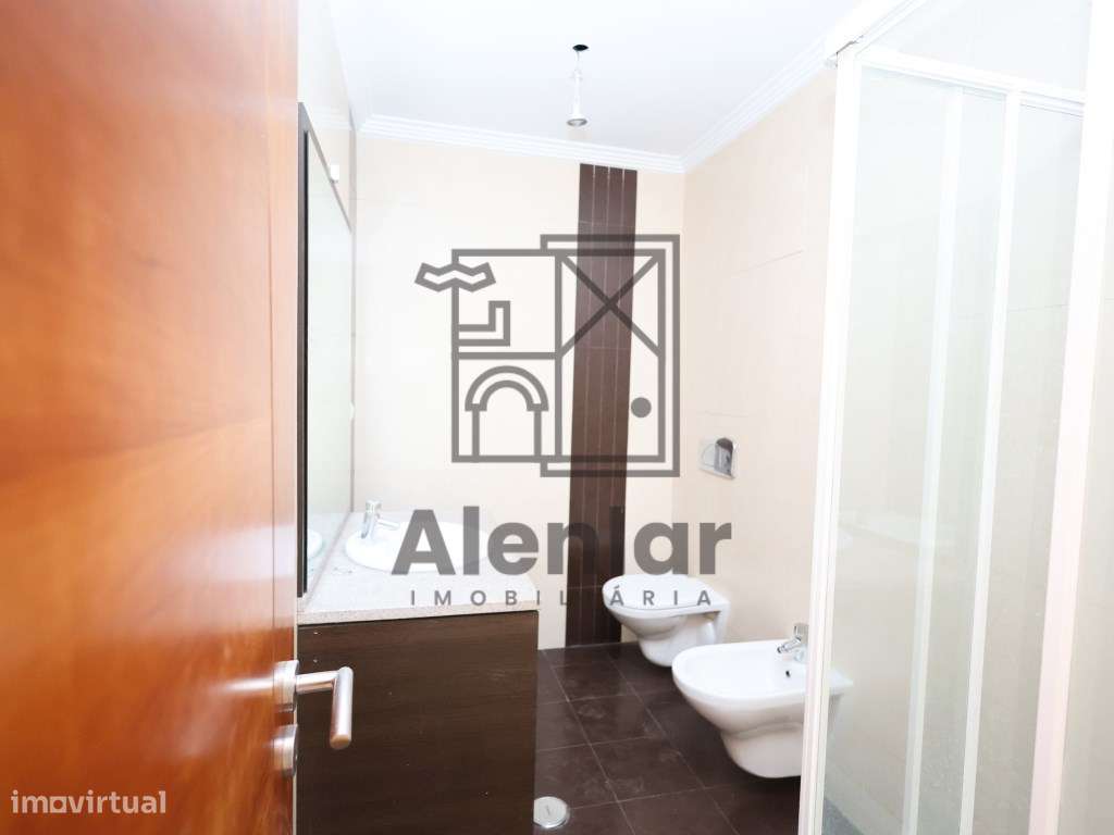 Moradia V3 localizada na freguesia da Carnota, em Alenquer.-25