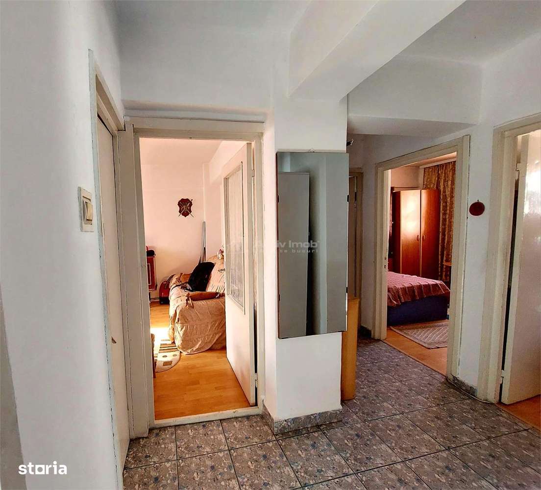 3 camere,decomandat, CENTRU - Str. Victoriei, etaj 3-15