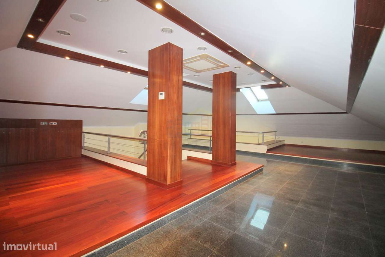 Vivenda de Luxo com Piscina Belas-23