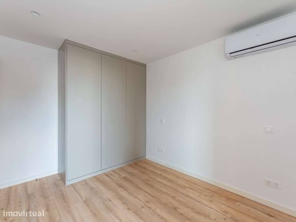 Apartamento T1 convertido em T2, inserido condomínio fechado - Empr...-16