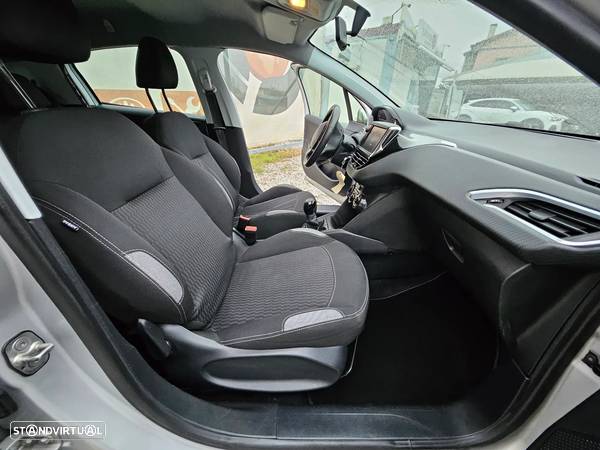 Peugeot 208 1.2 PureTech Style - 14