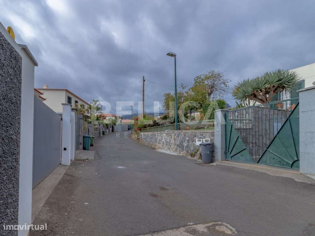 MORADIA T4 COM QUINTAL || URBANIZAÇÃO 'QUINTA DO FAIAL' (FUNCHAL)-6
