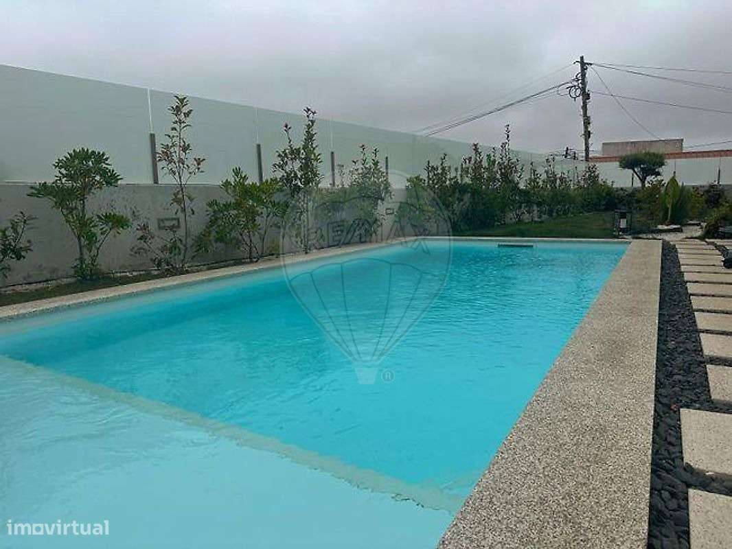 Moradia de Luxo T3+1 com Piscina Aquecida -300m da Praia em Matosinhos-30
