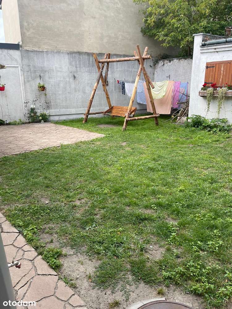 Kamienica  wyremontowana na osiedlu wyzwolenia-4