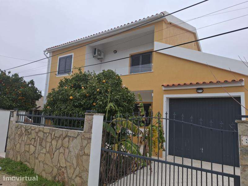 Excelente Moradia Isolada com 5 Ass. Garagem e Tanque - Grande imagem: 4/43