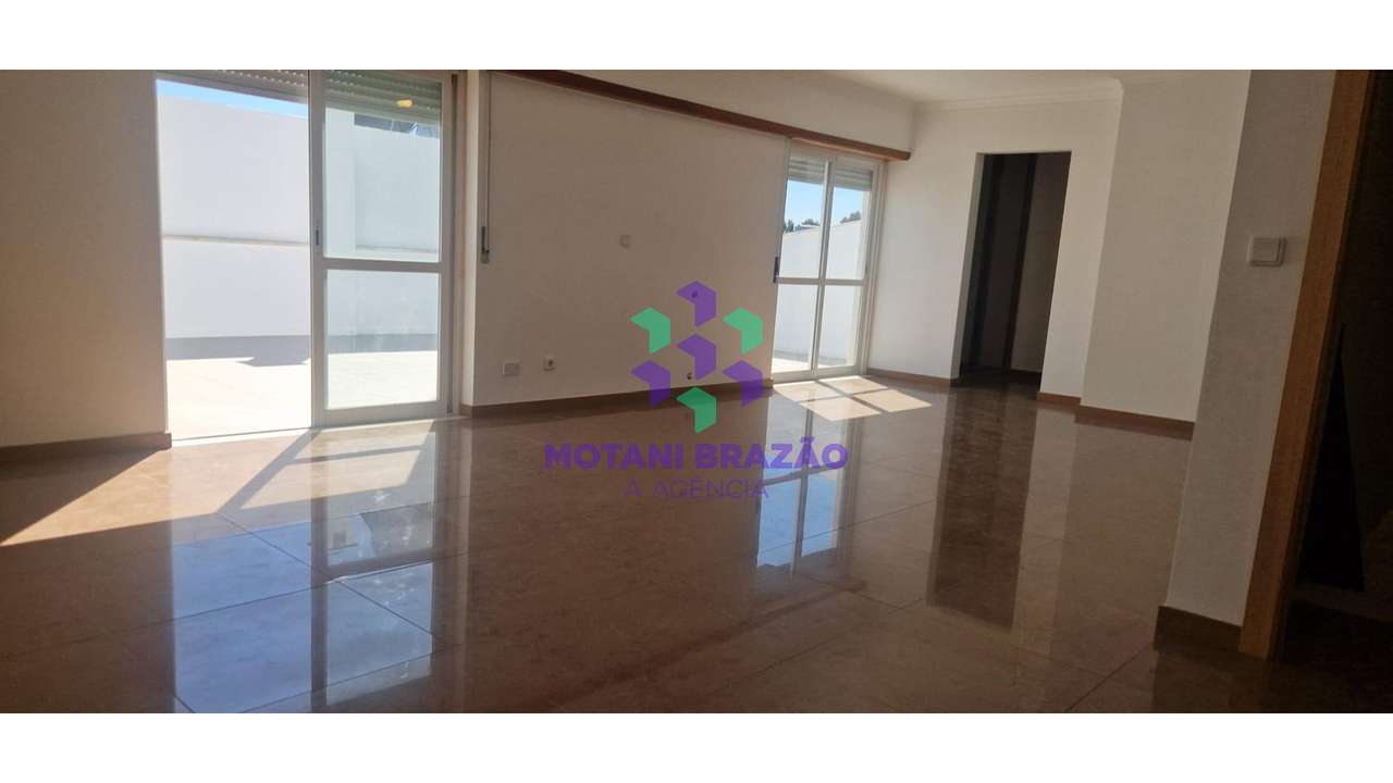 Fantástica Moradia Sesimbra-33