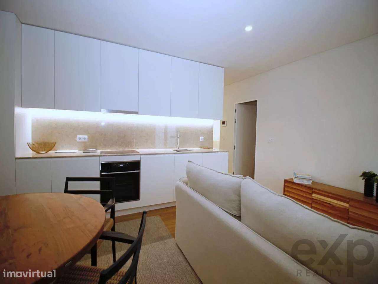 Apartamento T0+1 - Santo Amaro - Alcântara - Grande imagem: 1/16