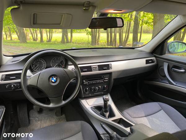 BMW Seria 3 318i - 7