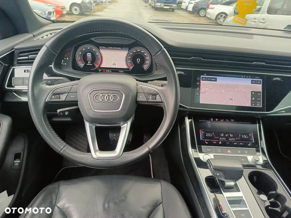 Audi Q8 55 TFSI mHEV Quattro Tiptronic - 14