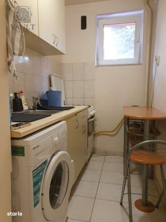 Garsoniera - Vatra Luminoasa - Etaj 2- Risc 1 - Imagine principală: 3/6