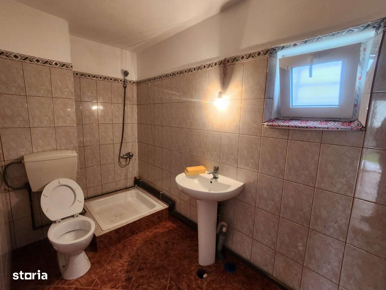 De inchiriat Casa in Lilieci cu 3 camere - Imagine principală: 5/12