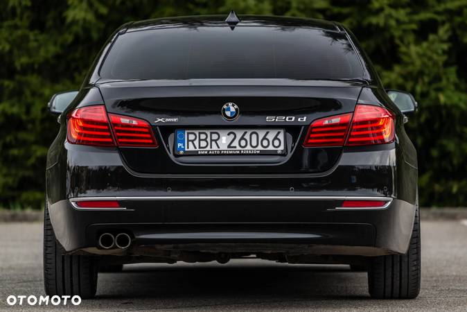 BMW Seria 5 520d xDrive Modern Line - 13