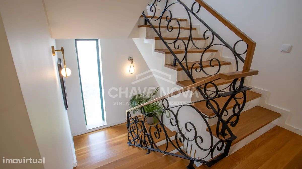 Moradia T4 com Vista Mar em São Félix da Marinha-22