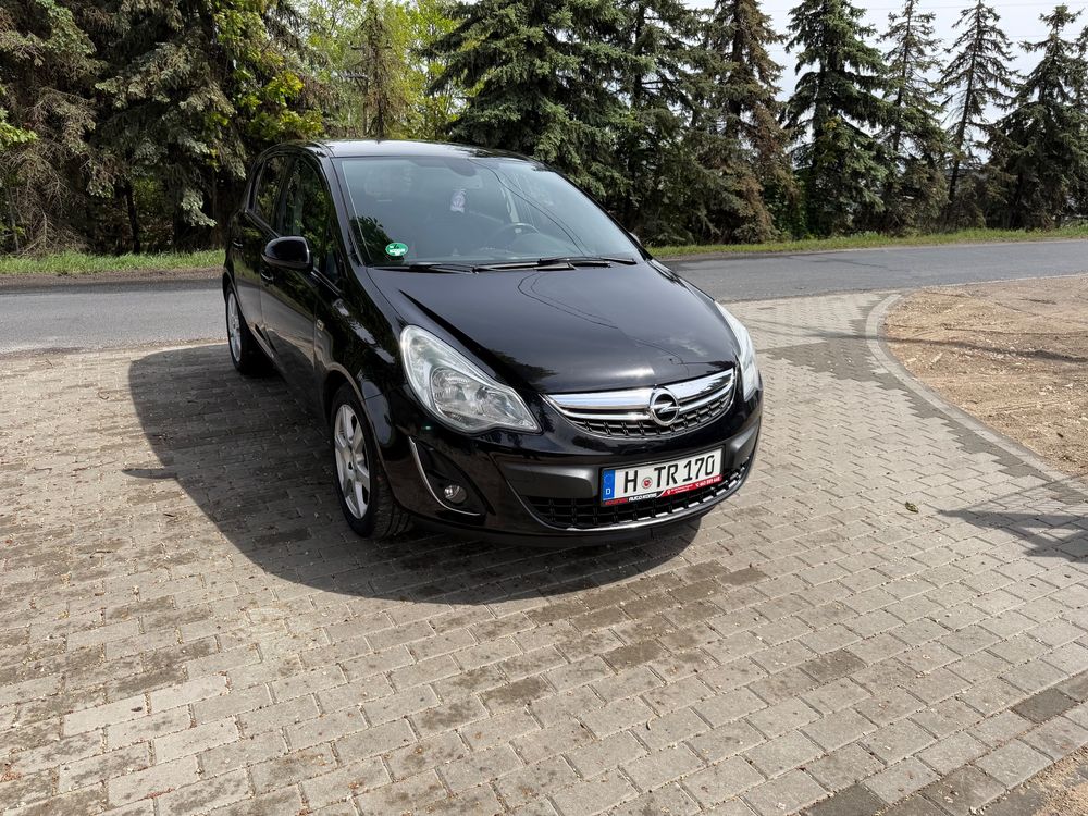 Opel Corsa D 1.4 16V EcoFLEX Start-Stop 150 Jahre 2011