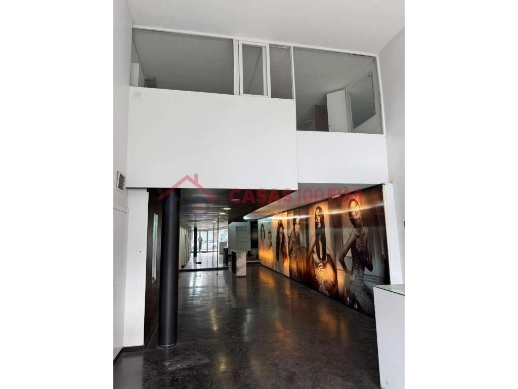 Excelente loja no Porto - Cedofeita-2