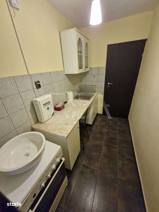 Garsoniera la 9 minute de statiile de metrou Dristor 1 si 2 - Imagine principală: 4/9