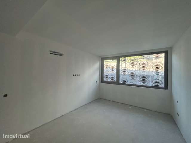 T1 Novo com garagem, ar condicionado e segurança - Grande imagem: 4/10