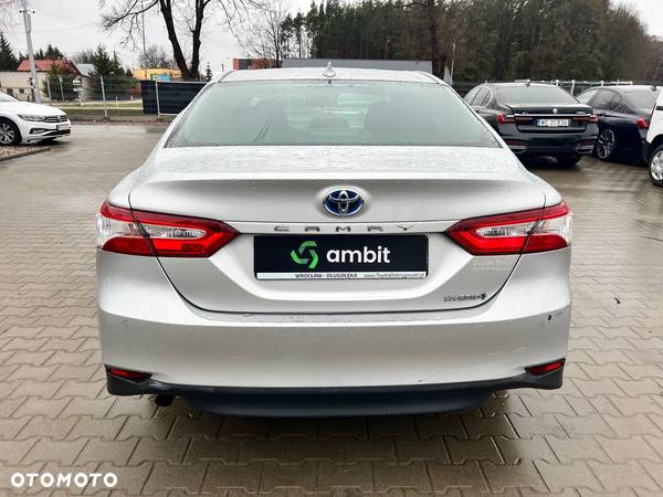 Toyota Camry 2.5 Hybrid Executive CVT - 8