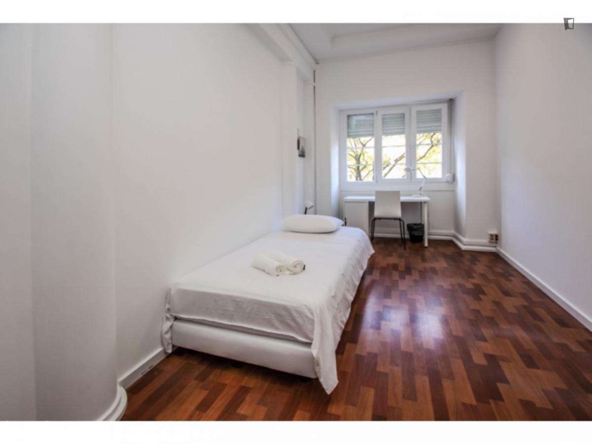 Quarto - localizado em Alameda Lisbon - Grande imagem: 5/7
