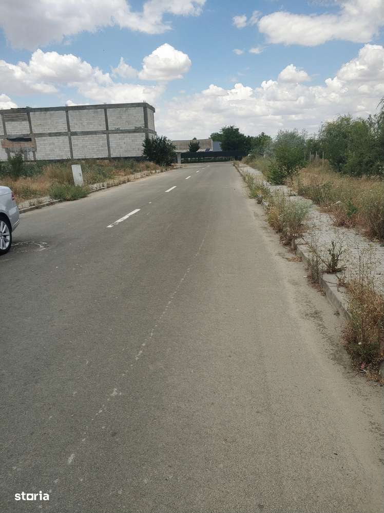 Teren cu fundatie si proiect pe malul lacului-3