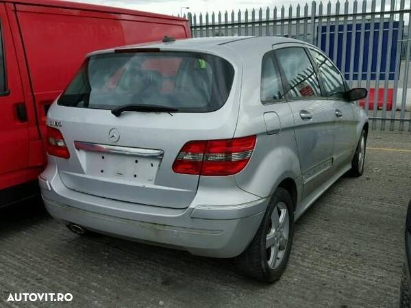 Dezmembrez Mercedes-Benz B150 B-Class w245 - 1