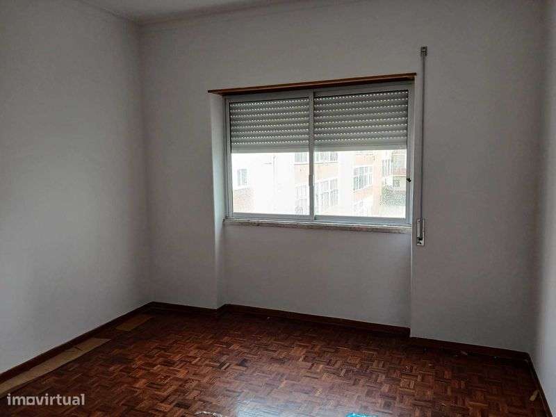 Arrenda-se Apartamento T3 no Laranjeiro – Almada - Grande imagem: 4/8