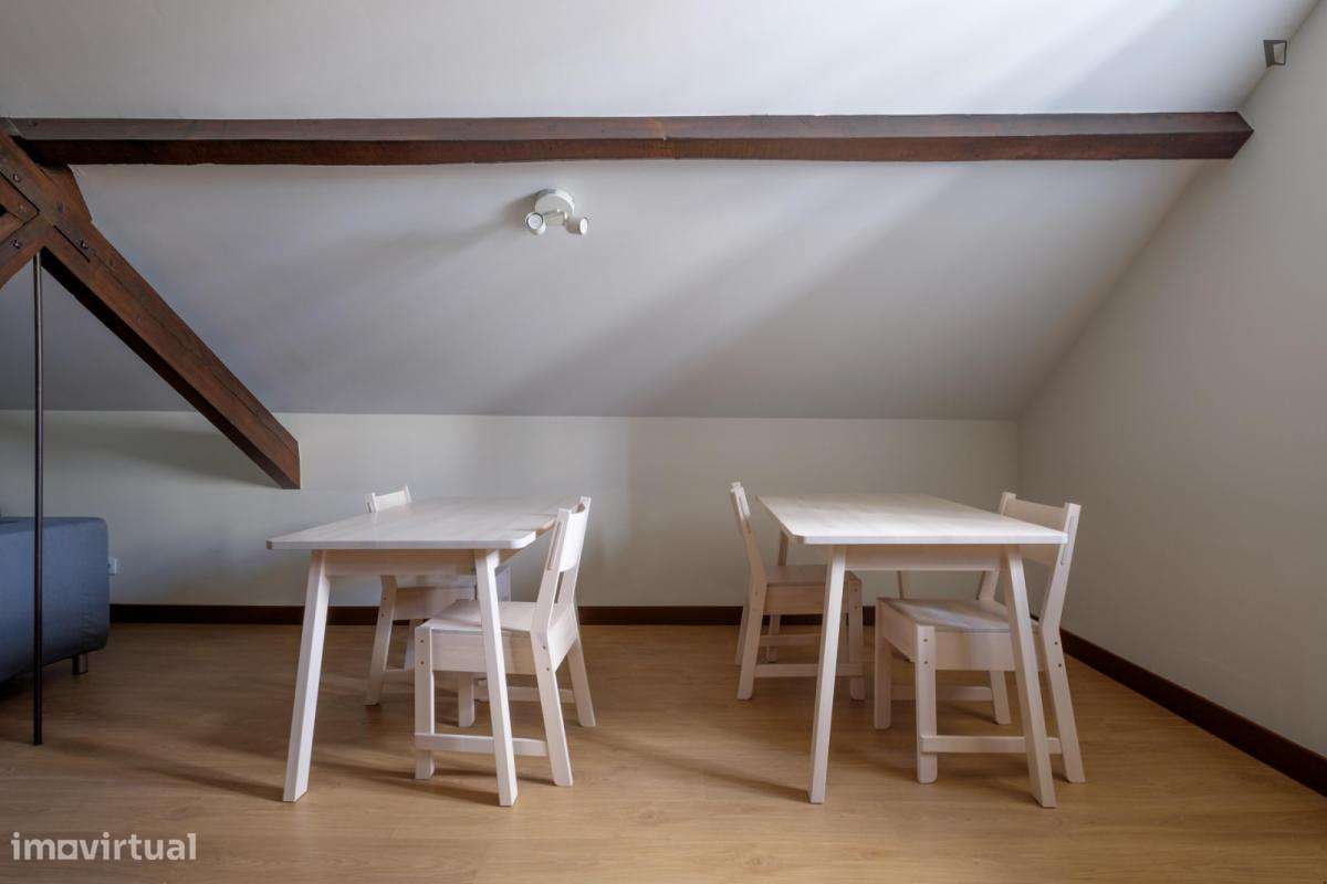 Quarto - localizado em Baixa Coimbra - Grande imagem: 5/9