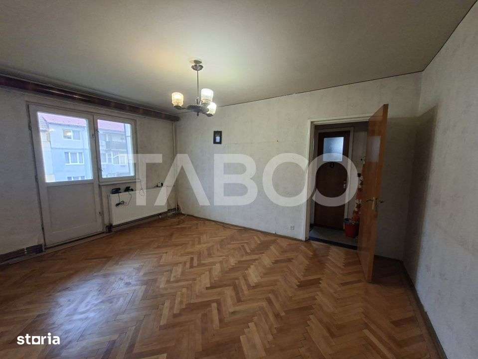 Cenusareasa apartamentelor - renovabil- balcon pivnita Mihai Viteazul - Imagine principală: 3/11